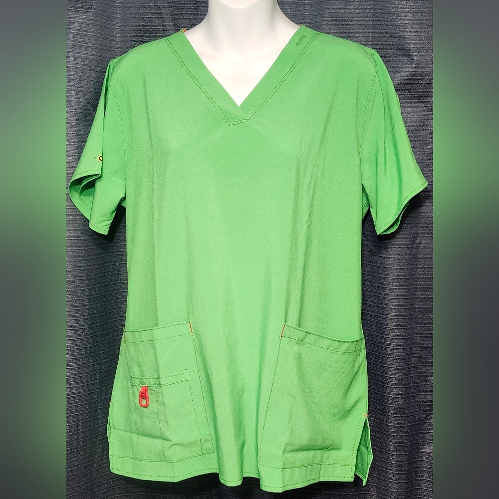 Carhartt Green  Scrub Top Women's Medium